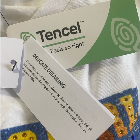 Free with Purchase! Guess T-Shirt Size M Brand New! Or Free with a purchase! - Picture 3 of 3